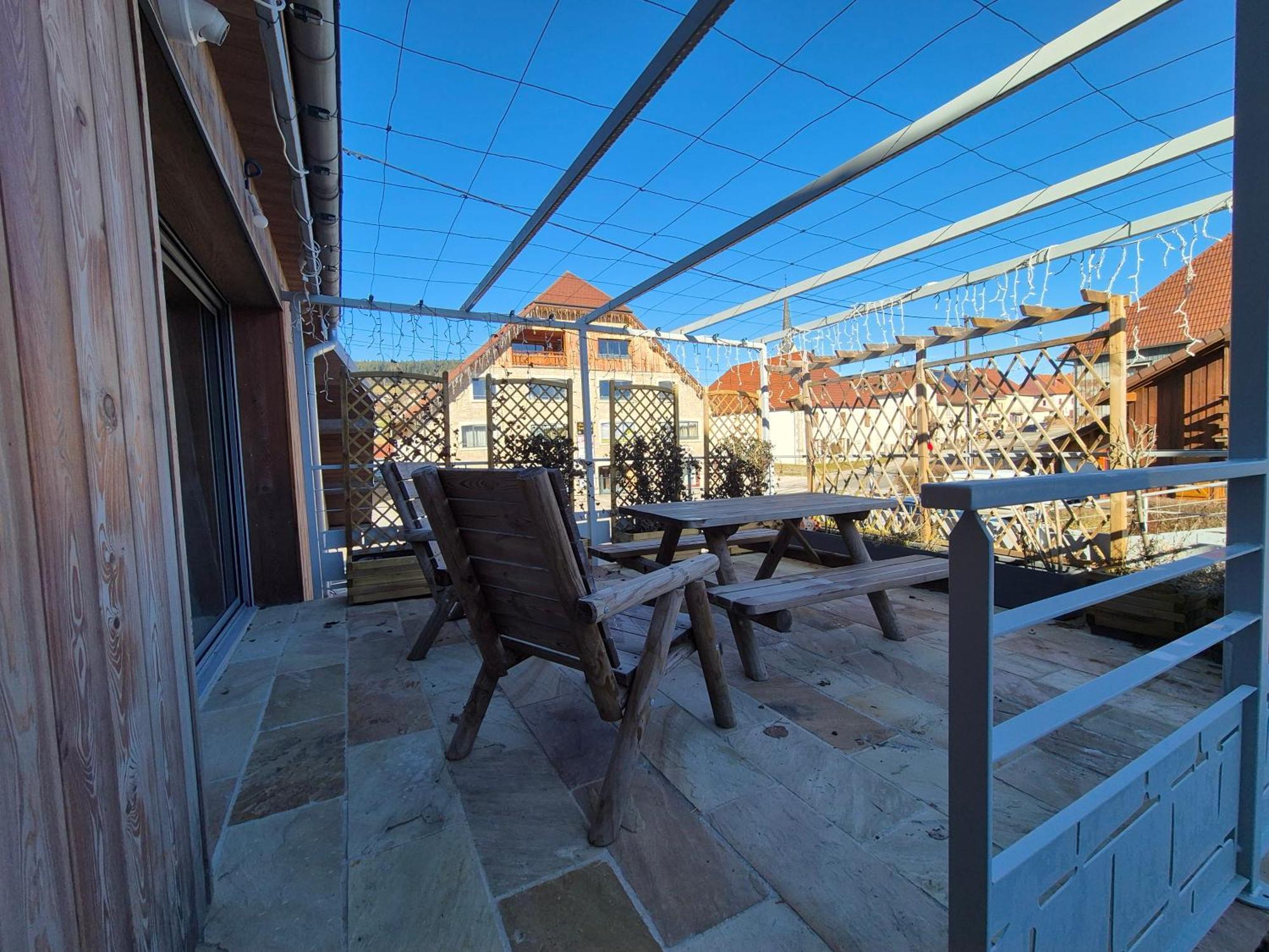 Del Vino Bar A Vin & Guitares Appartement Sauna Terrasse Garage 奥尔尚普韦内 外观 照片